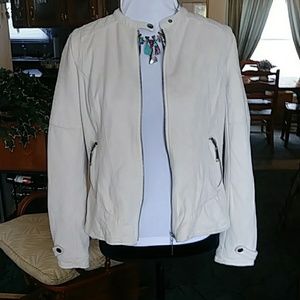 Nice cream colored short jacket